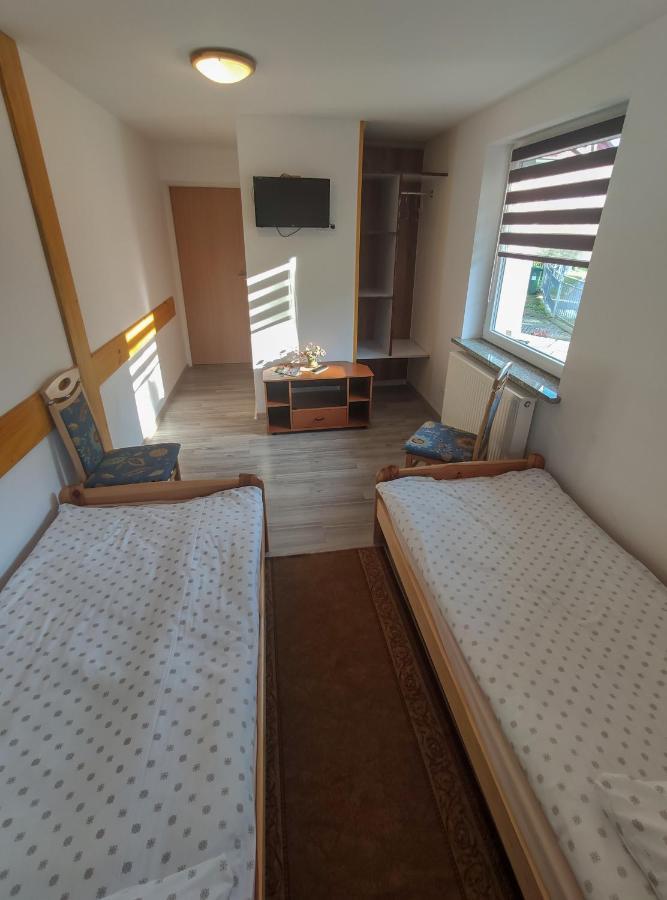 Koniczynka Hotel Ściegny Екстериор снимка