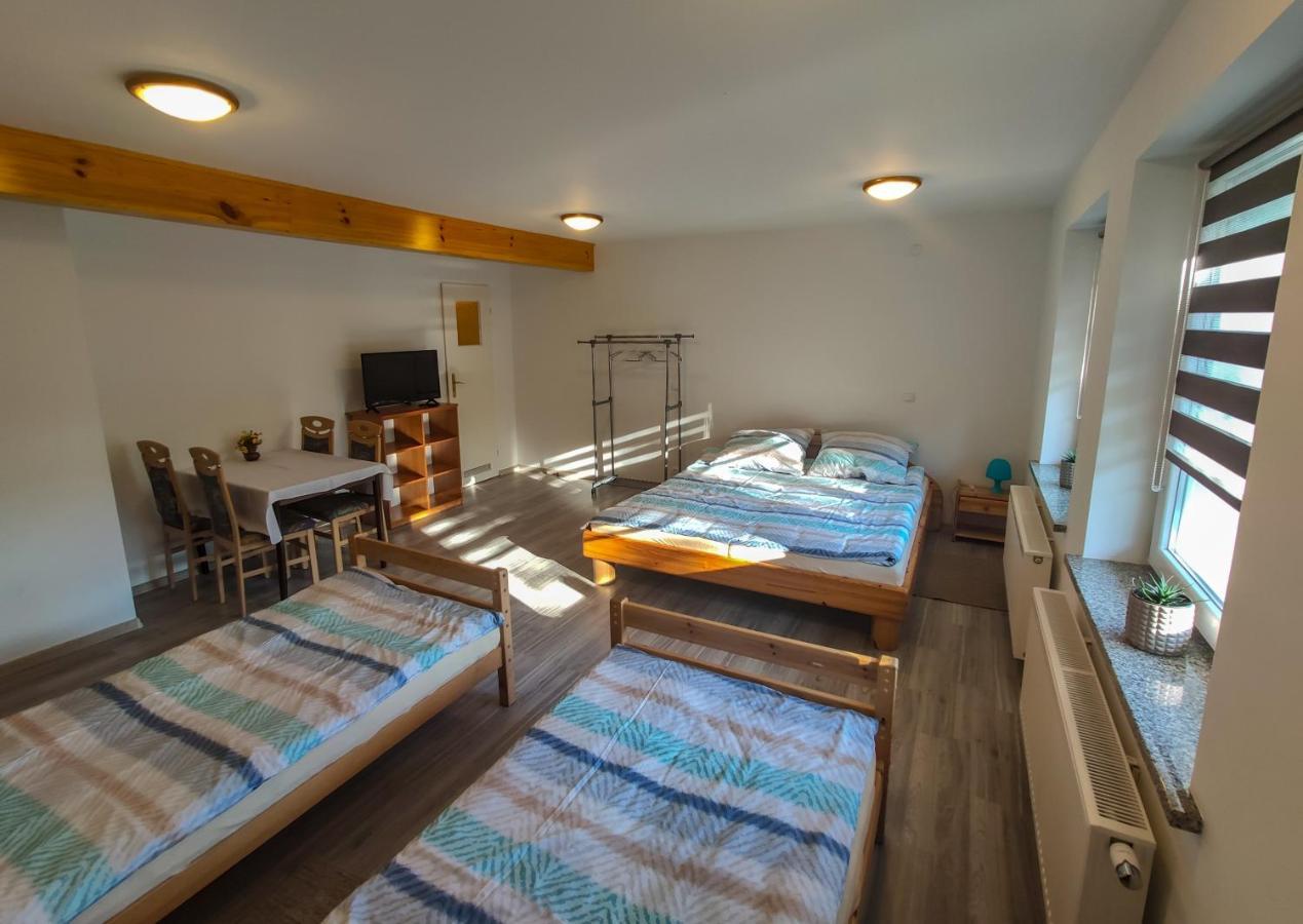 Koniczynka Hotel Ściegny Екстериор снимка