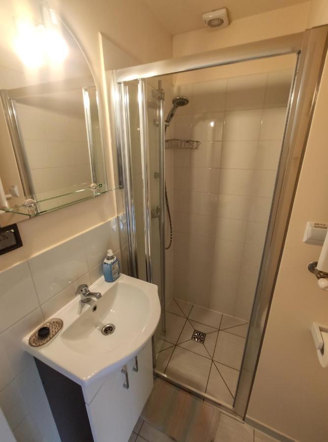 Koniczynka Hotel Ściegny Екстериор снимка