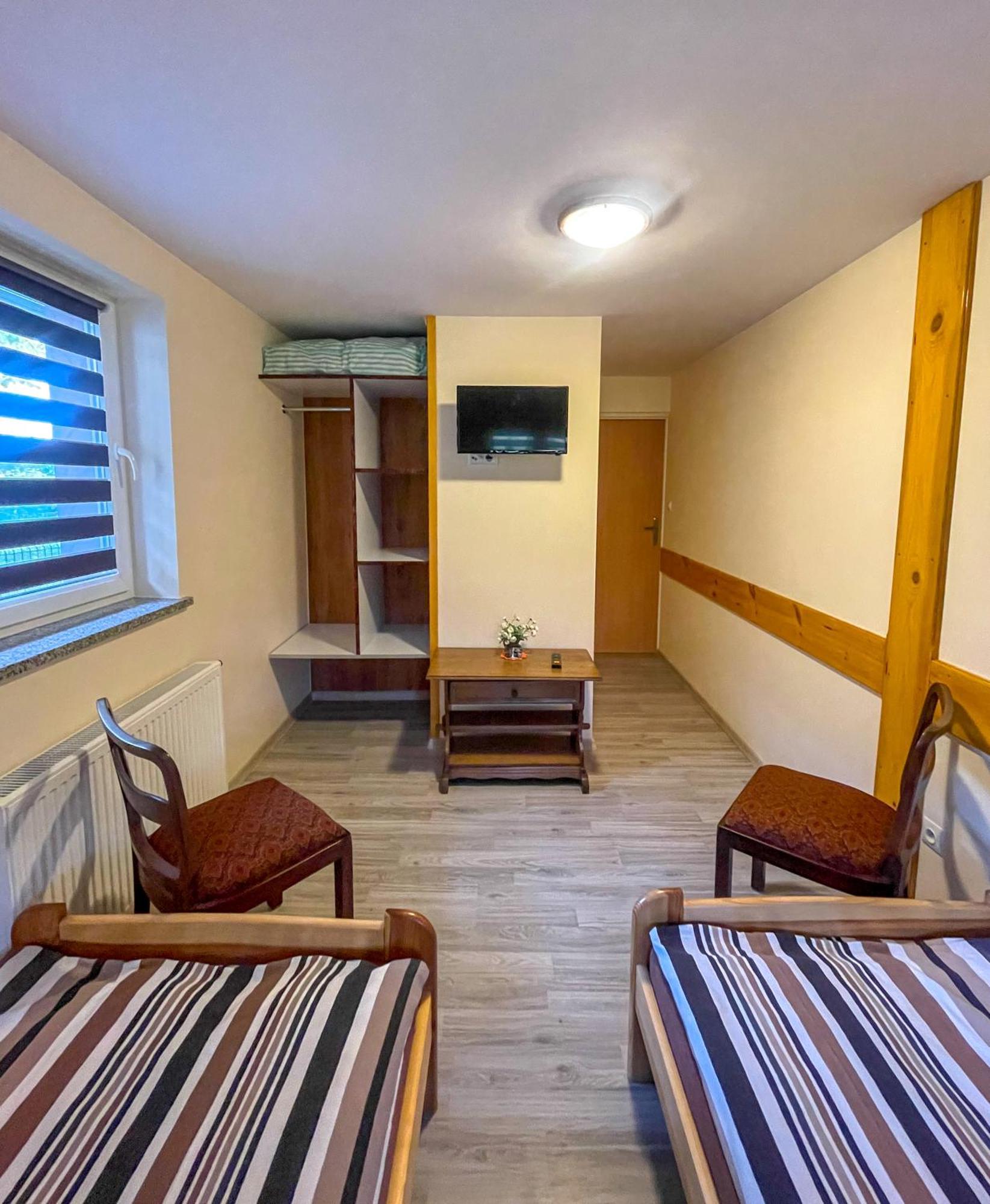 Koniczynka Hotel Ściegny Екстериор снимка